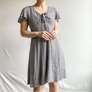 ✨ FRONT TIE PEEK-A-BOO GRID DRESS ✨